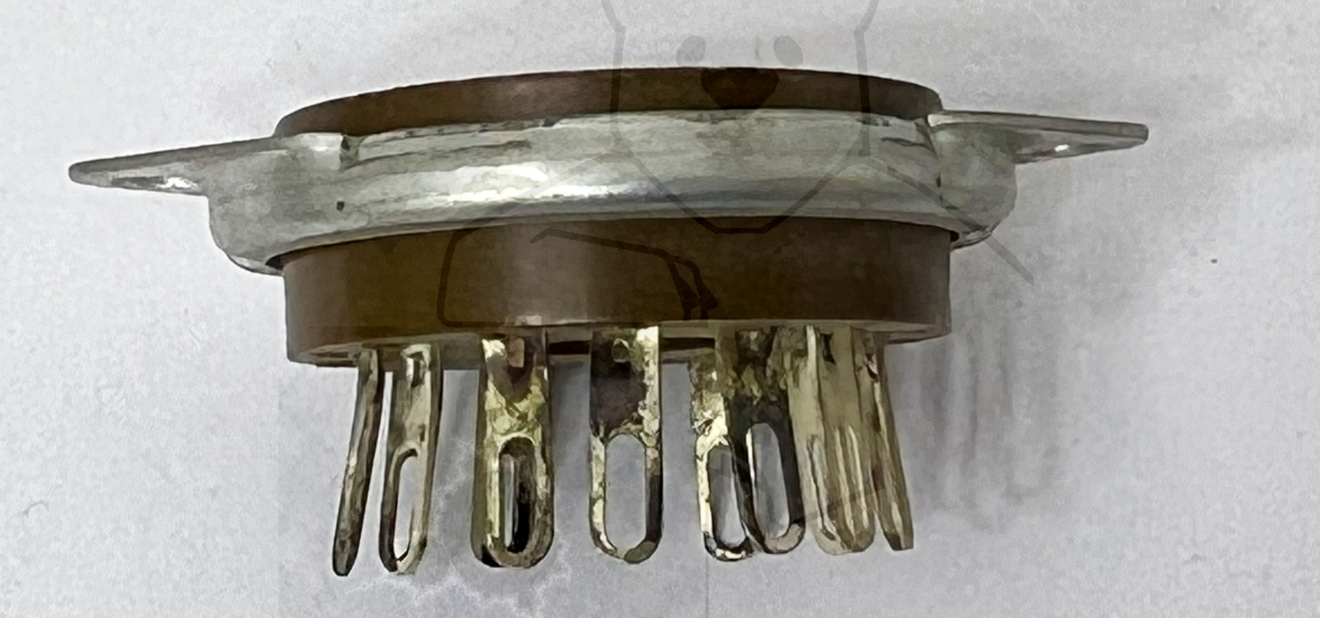 Fassung für Röhren mit: Spezialsockel, Nixie, 13pol.